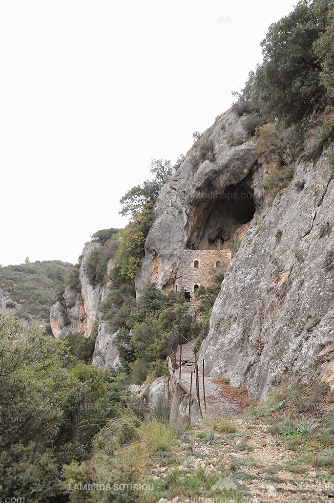 Πάρνωνας μονοπατι για Αγια κυριακη